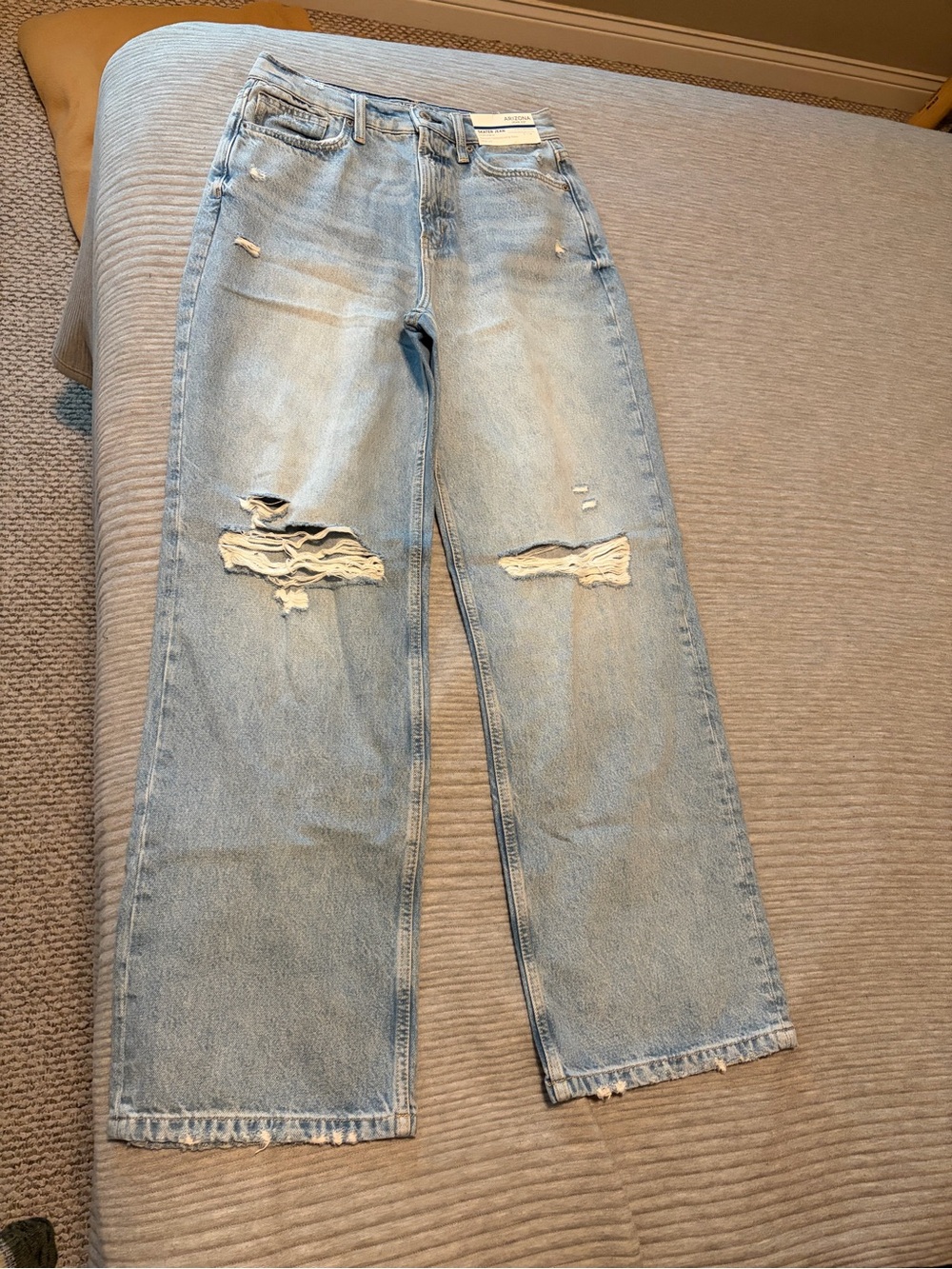 NWT JCPenney Arizona Ripped Light Wash Skater Jeans Size 7